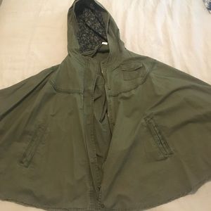 Green cape w/ sleeves and hood